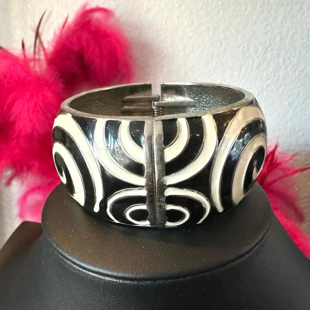 Black and White Swirl Clamper Bracelet